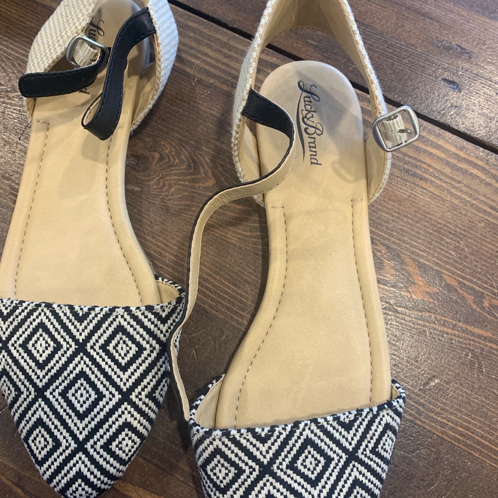 Lucky brand flats
